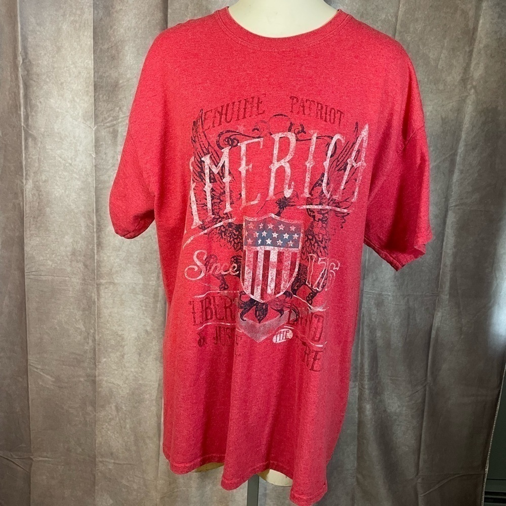 America Red White Blue Flag Men’s Graphic Short Sleeve T-Shirt: See Measurements